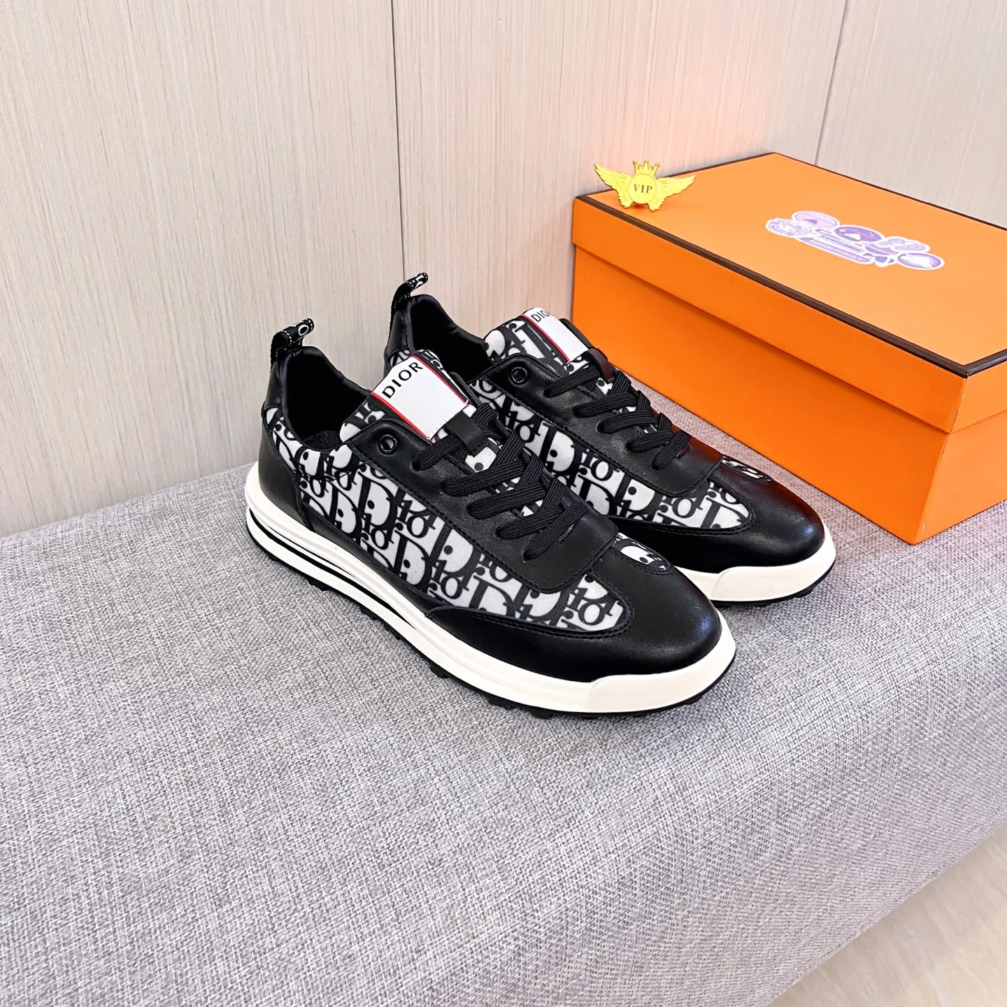 🚘🚘Factory batch 440 men's shoes💰[Dior]🔥Men's high-end brand of shoes official website 1:1 latest masterpiece: the upper is made of Italian imported first-layer cowhide with a comfortable and breathable lining➕original non-slip and wear-resistant outsole🔥, making walking more convenient and comfortable! An exclusive new model, a stunning work, a beautiful 1:1 replica [color] compared to the official quality! Create a fashionable personality to set off your uniqueness! A must-have for trendy men! Classic🔥Size: 38-44 Color: 🔥Multiple colors available🔥.